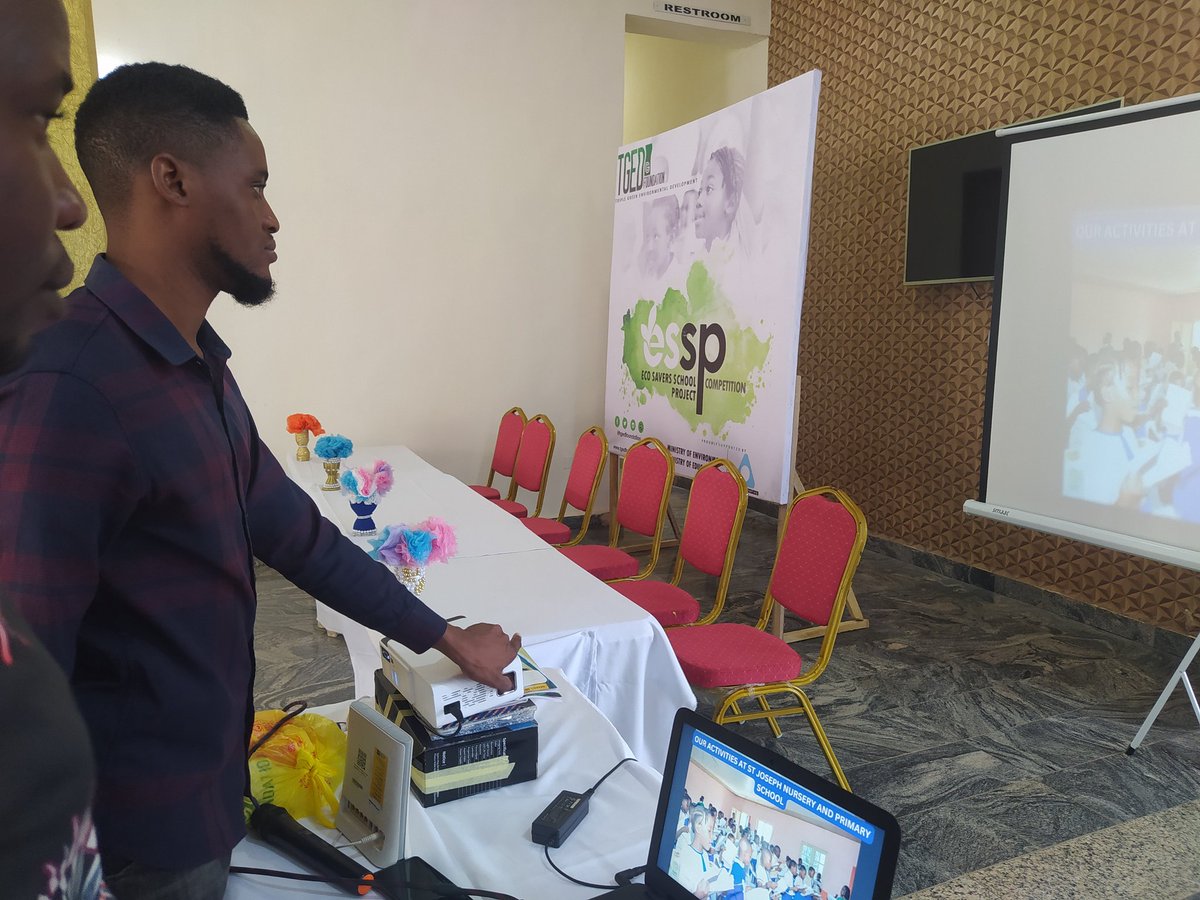 tgedfoundation's tweet image. Arrival of Primary and secondary schools from Ado Ekiti for the ESSP Competition 

#ecosavers #climatesavers #essp #climatechangeawareness #climatechangeeducation #EcoSaversSchoolProject #climatechange #climateawareness