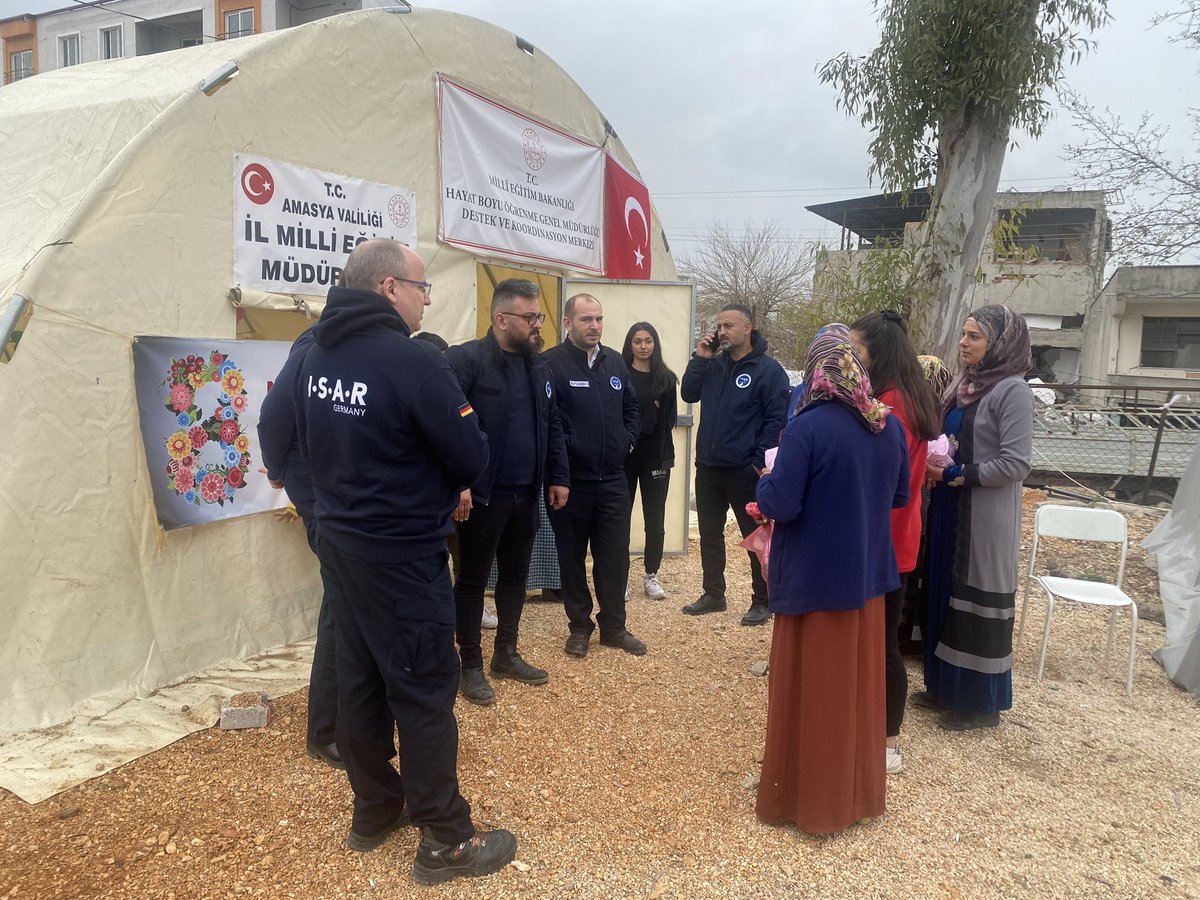 ISAR_GERMANY's tweet photo. ➡️ 🇹🇷 🇩🇪 HILFE FÜR ERDBEBENOPFER - Ein Team von uns ist derzeit wieder in Kirikhan, um weitere Hilfsprojekte zu planen. Dazu gibt es Gespräche mit den Behörden vor Ort. Auch in den Zelt- und Containerstädten wird der Bedarf ermittelt. 
#deprem #erdbeben #türkei @ISAR_TURKIYE https://t.co/PtnpYc43aT