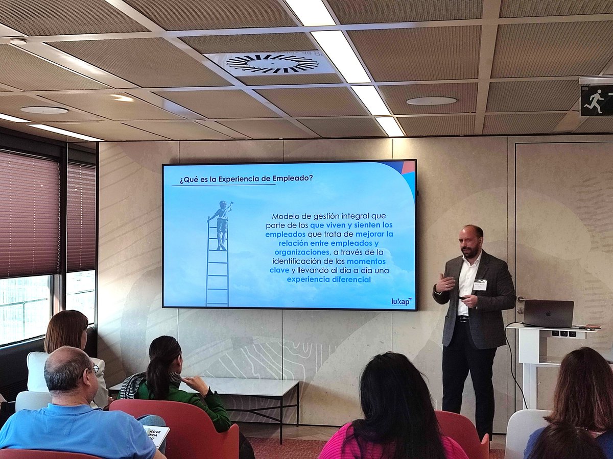 LukkapSpain's tweet photo. El primer ponente es @Jlpascualpe nuestro Socio Director de Experiencia de Empleado. Nos está explicando el impacto del manager en la experiencia de empleado. 👤 https://t.co/8PXVJmSCyl