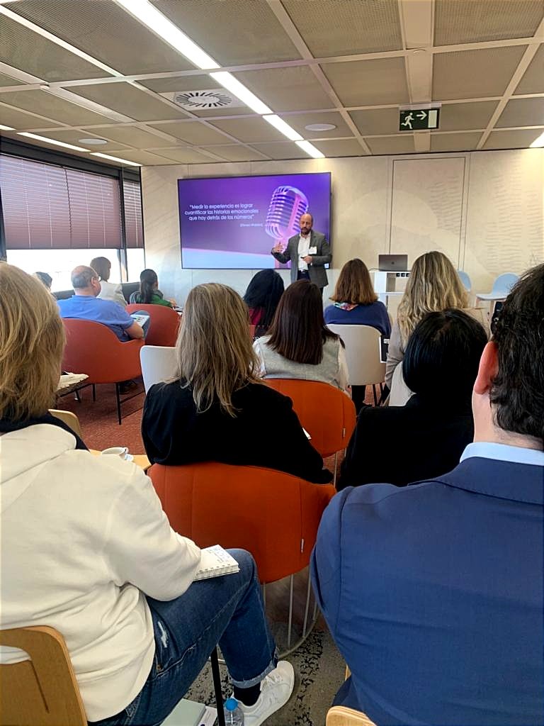 LukkapSpain's tweet photo. El primer ponente es @Jlpascualpe nuestro Socio Director de Experiencia de Empleado. Nos está explicando el impacto del manager en la experiencia de empleado. 👤 https://t.co/8PXVJmSCyl