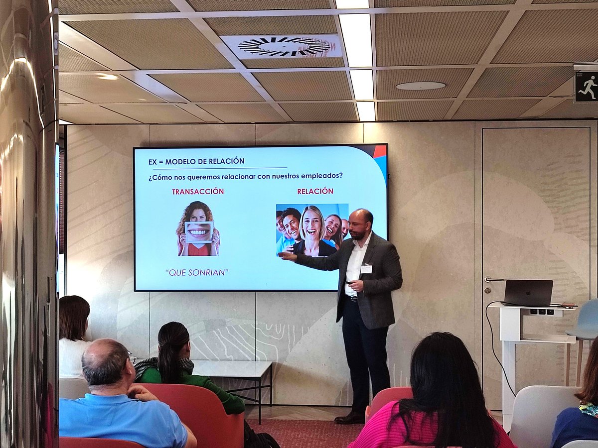 LukkapSpain's tweet photo. El primer ponente es @Jlpascualpe nuestro Socio Director de Experiencia de Empleado. Nos está explicando el impacto del manager en la experiencia de empleado. 👤 https://t.co/8PXVJmSCyl