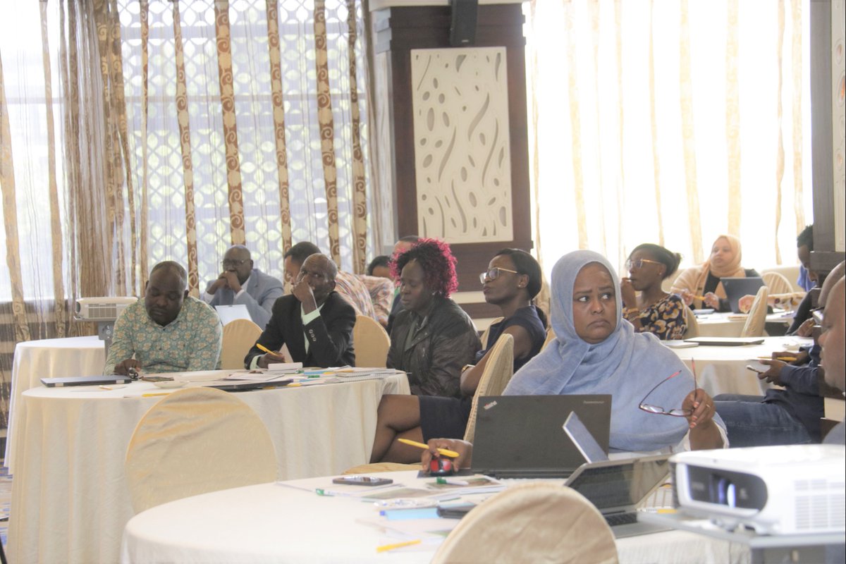 IOM_EHSA's tweet image. 📢Happening Now: Conversation on #HumanMobility &amp;amp; #MigrationPathways in the IGAD region! Organized by @IOMRONairobi &amp;amp; partners. Different forms of human mobility to, from, &amp;amp; within the region reflect the complex drivers &amp;amp; factors that may compel people to move.

#MigrationMPTF