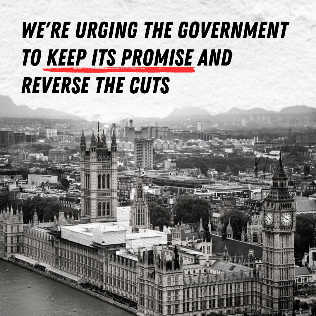 Nine months ago, the government committed to a £308 million investment in active travel infrastructure. Last week they cut this by two-thirds, in a backward step for our economy, climate &amp; health⚠
Today, we're urging <a href="/RishiSunak/">Rishi Sunak</a> to keep his promise &amp; reinstate the vital funding.