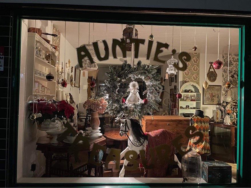 We are delighted that Aunties Treasures has entered the Gravesham Business Awards 2023!

Aunties treasures sell Antiques, Jewellery and Collectables. 

Don't miss your chance to enter - graveshambusinessawards.co.uk/home/entry-form

#gravesham #awards #kent