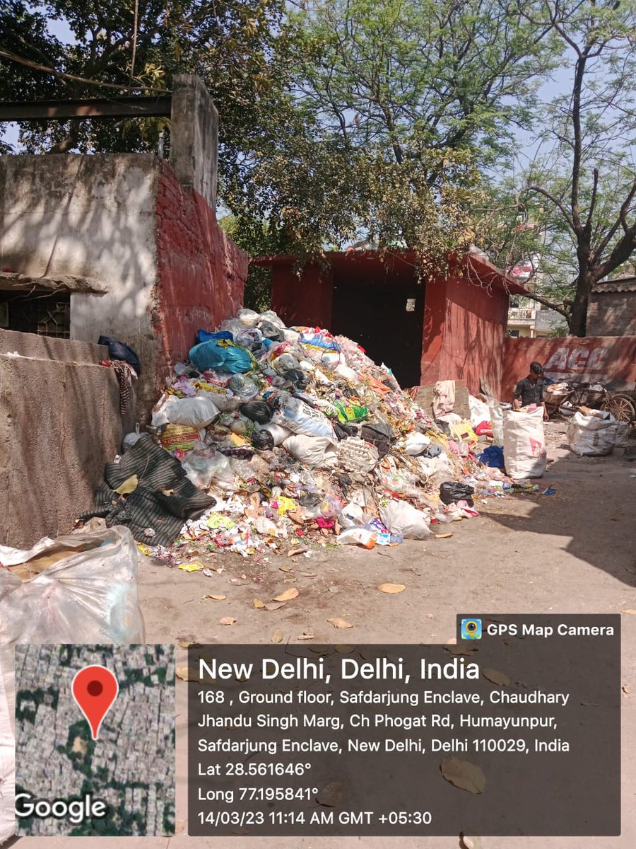 pujatiwariBJP's tweet photo. स्वघोषित पढ़े लिखे मुख्यमंत्री श्रीमान #ArvindKejriwal जी जो कूड़े का ढेर लगा रहे हैं,
उसके विषय में भी एक ट्वीट तो बनता है👇 https://t.co/FK8pdWxpir