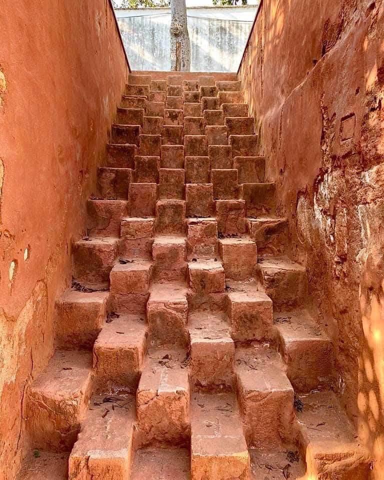 ancientorigins's tweet photo. An unusual cuboidal stairway in the small village of San Augustin Etla, Oaxaca, Mexico 🇲🇽

https://t.co/mPdOLYXwtM https://t.co/lzp0ENrsZF