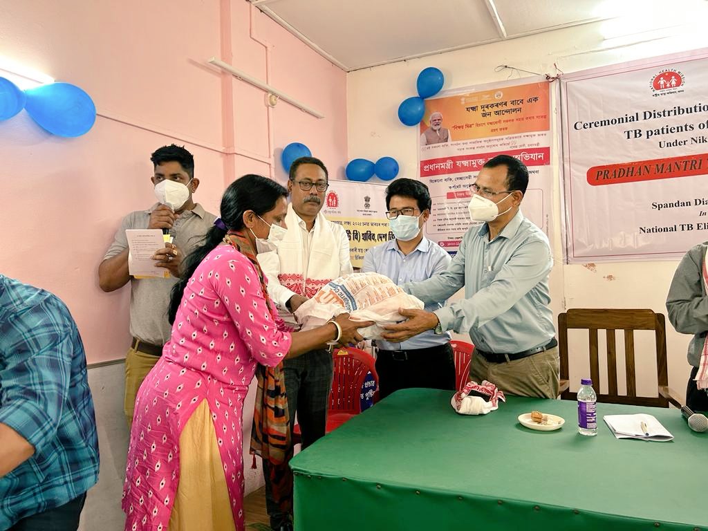 BongaigaonNhm's tweet photo. Ceremonial distribution of Nutrition Supplement to TB Patient under Nikshya Mitra Program, sponsored by Spandan Diagonistic Centre Pvt. Ltd. in presence of Sri. Mogen Narah, ADC (Health), Dr. P.K Roy, Jt.DHS, Dr. Achinta Roy,Spandan and other officials.@nhm_assam @keshab_mahanta https://t.co/ThrXKaNWt2