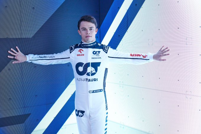 Motorsport's tweet photo. “Your crush is coming, act natural” https://t.co/YrJs3VhqP3