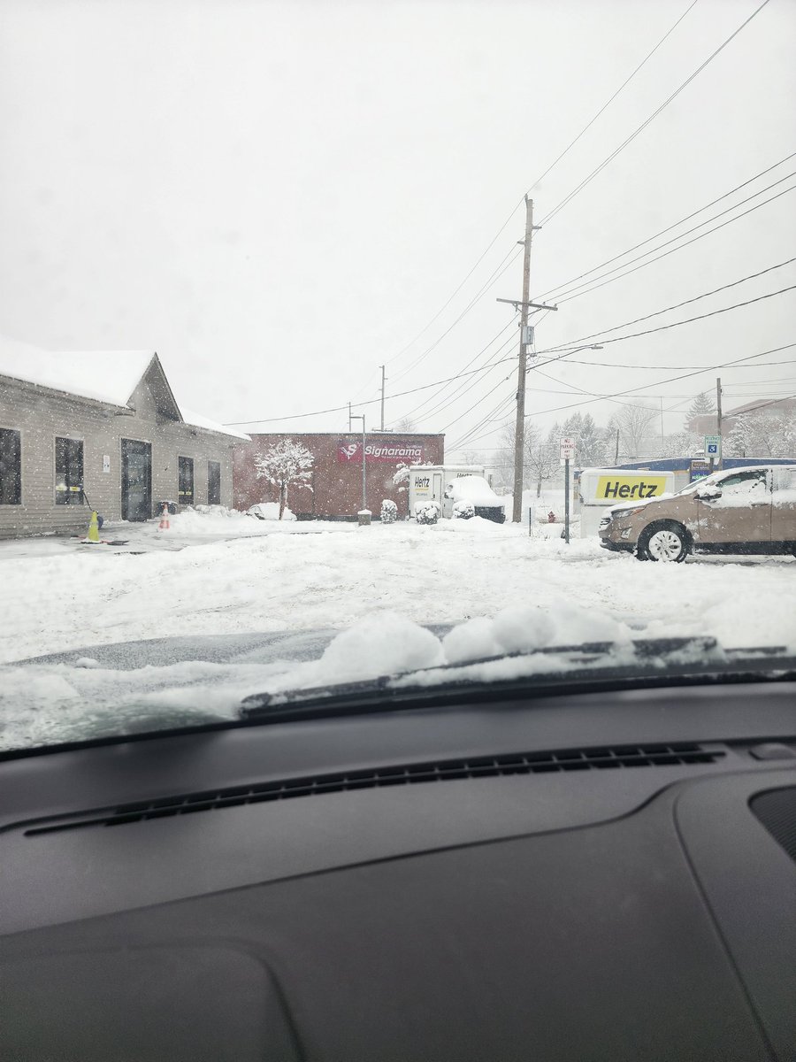 Going out in #snowmaggedon to pick up my rental for 2morrows mobilization 2 Albany 4 the #AccesstoRepresentationAct b/c I'll be damned if snow will ✋️ us from showing up 4 our immigrant 👪 @GovKathyHochul pass the #ARA & include 120 million in the budget