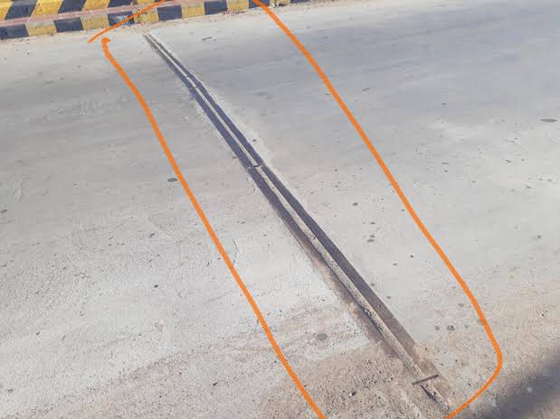 mepratap's tweet photo. ಮಾಧ್ಯಮಗಳೇ, ರಸ್ತೆ ಕಿತ್ತು ಬಂದಿಲ್ಲ, Expansion joint ಬಳಿ ಇದ್ದ ಸಣ್ಣ ನ್ಯೂನ್ಯತೆಯನ್ನು ಅನ್ನು ಸರಿಪಡಿಸಲಾಗುತ್ತಿದೆ. https://t.co/MqoCSJYlDt