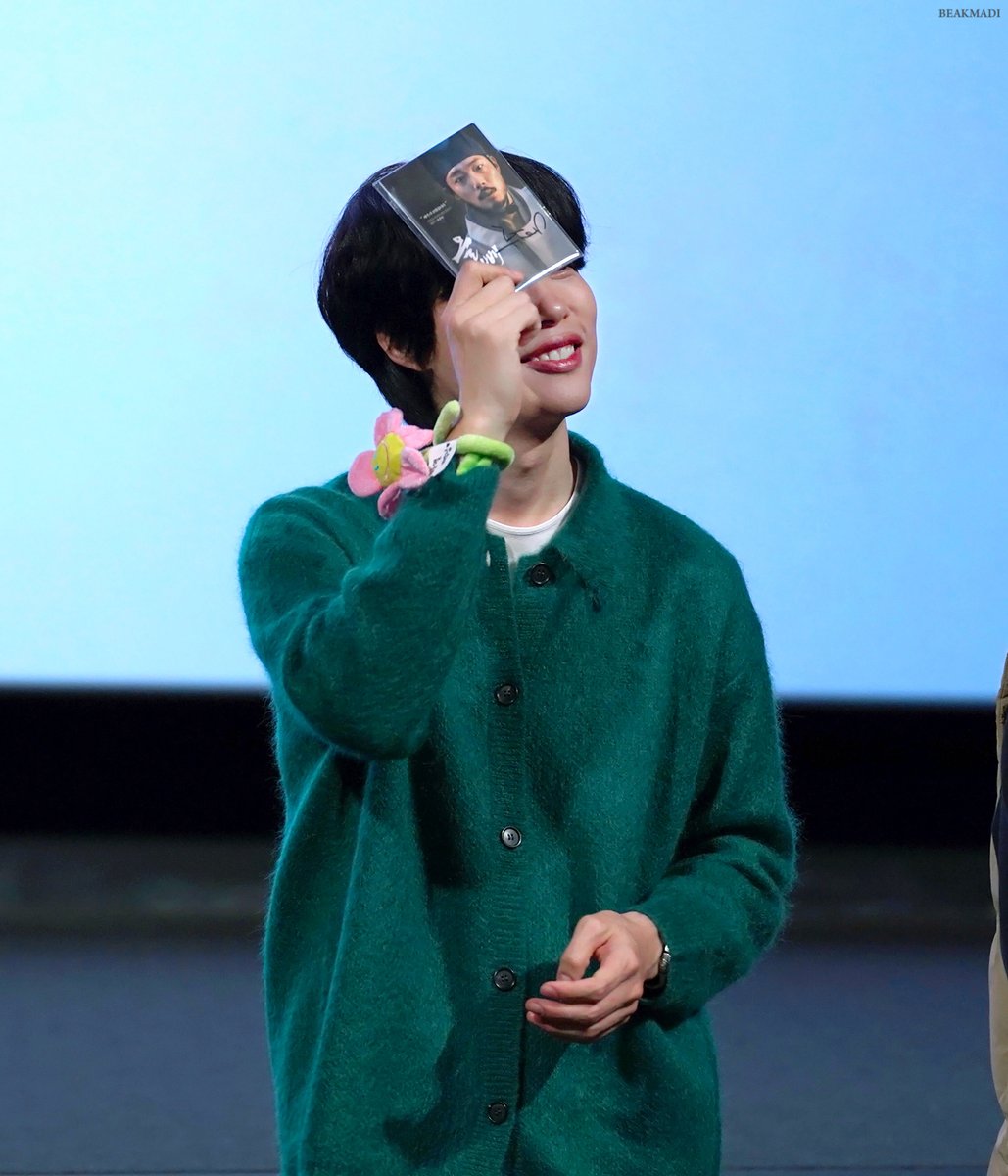 madi_beak's tweet photo. 류주녈 너무 보고 싶다구ㅠ 
빨리와 빨리,,💙

#류준열 #RyuJunYeol #류보싶 #사랑합니다사랑하세요 https://t.co/O9G0po6XpI