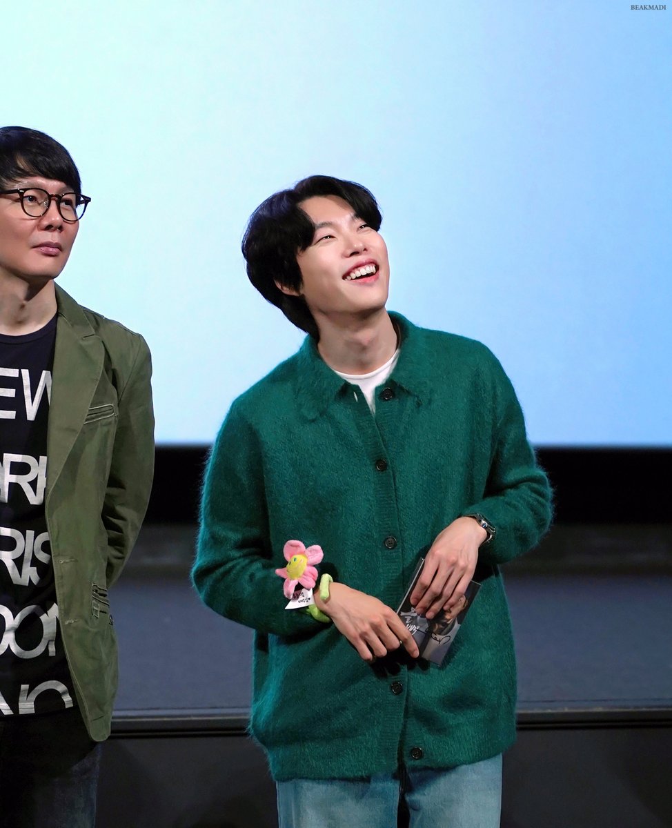 madi_beak's tweet photo. 류주녈 너무 보고 싶다구ㅠ 
빨리와 빨리,,💙

#류준열 #RyuJunYeol #류보싶 #사랑합니다사랑하세요 https://t.co/O9G0po6XpI