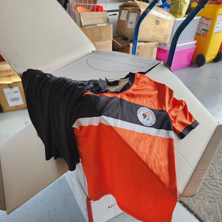 RMFAus's tweet photo. Thank you to Helen and crew at Wentworth Falls FC for a wonderful donation of gear. #RMFstars https://t.co/3rcLHHJFZN