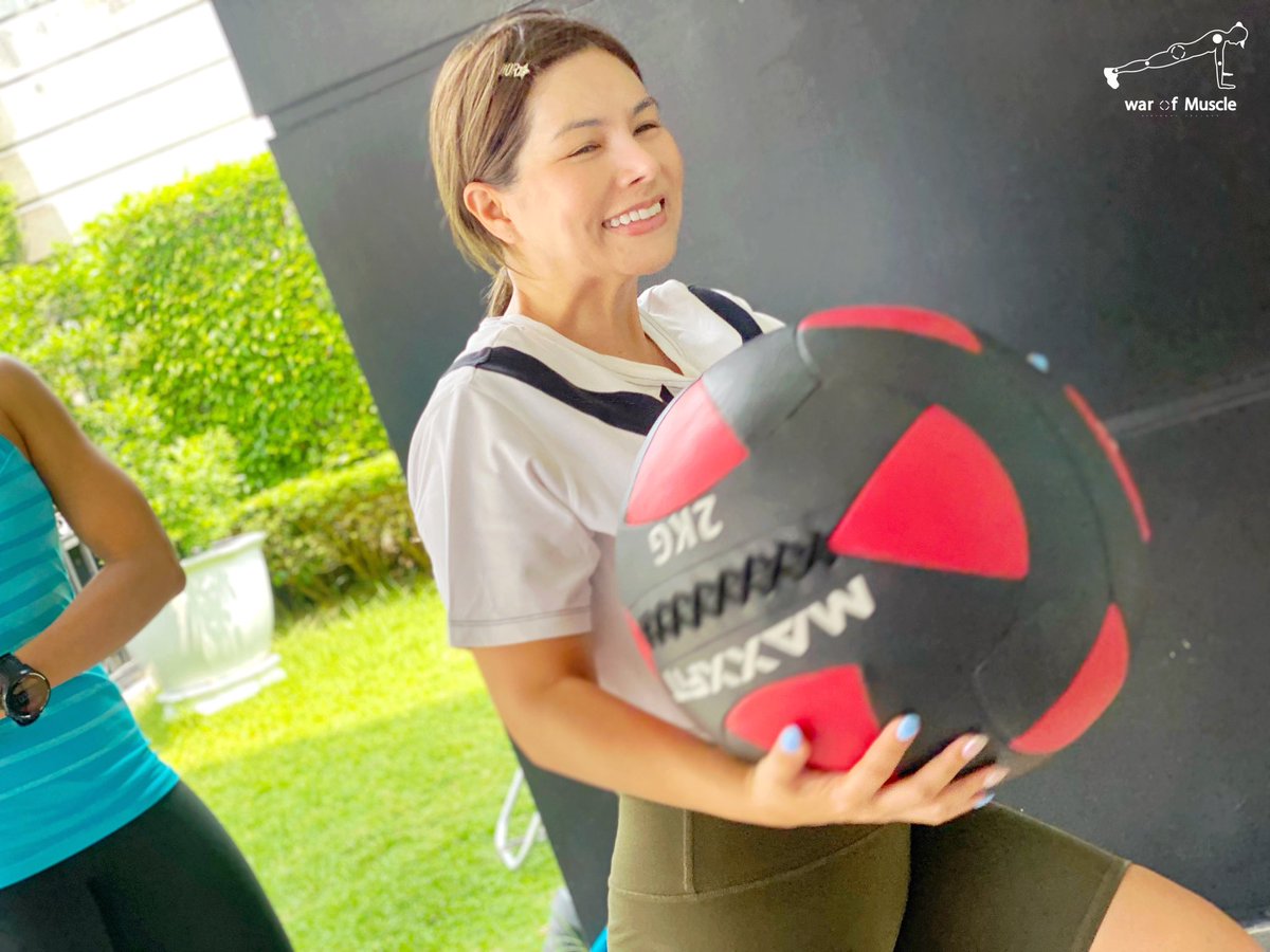 warofmuscle's tweet image. ความสุข เสิร์ฟ ถึงที่
.
#absexercises
.
.
ฟิต กระชับ ทุก เวลา ค่ะ
.
(ในรูป ) นักเรียน ใน คลาส บริหาร • กล้ามเนื้อ " หน้าท้อง " หรือ Abdominales ด้วย #wallball เสริม ความฟิต กระชับ ของ กล้ามเนื้อ ท้อง และ แกนกลาง คะ
.
#เทรนเนอร์ผู้หญิง #ลดไขมัน #สร้างกล้ามเนื้อ #ปั้นก้น