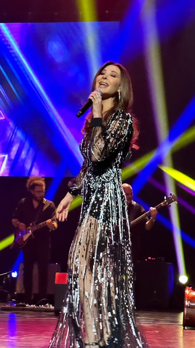 Nancy_lover1's tweet photo. What look was your favorite???
โค๏ธ๐๐ค
Because I canโt pick!๐ญ
@NancyAjram #NancyInHouston #NancyInDetroit #NancyInMontreal https://t.co/cgwEce9iOh