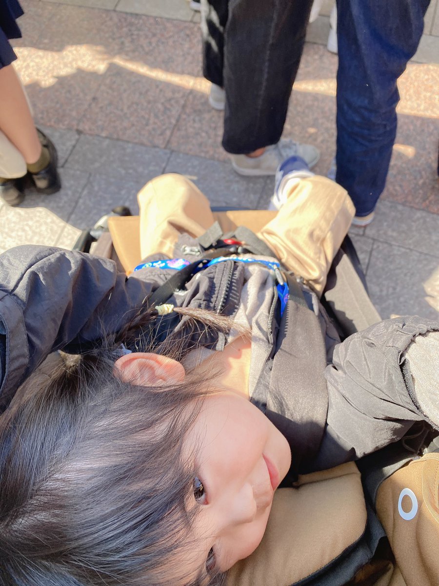 minakoQRS's tweet photo. 娘とユニバ！
暑いし、入場制限かかっててまだ入れてない…。
海遊館を提案するけど、却下され待ち続ける😓 https://t.co/Xpb3Ydoknr