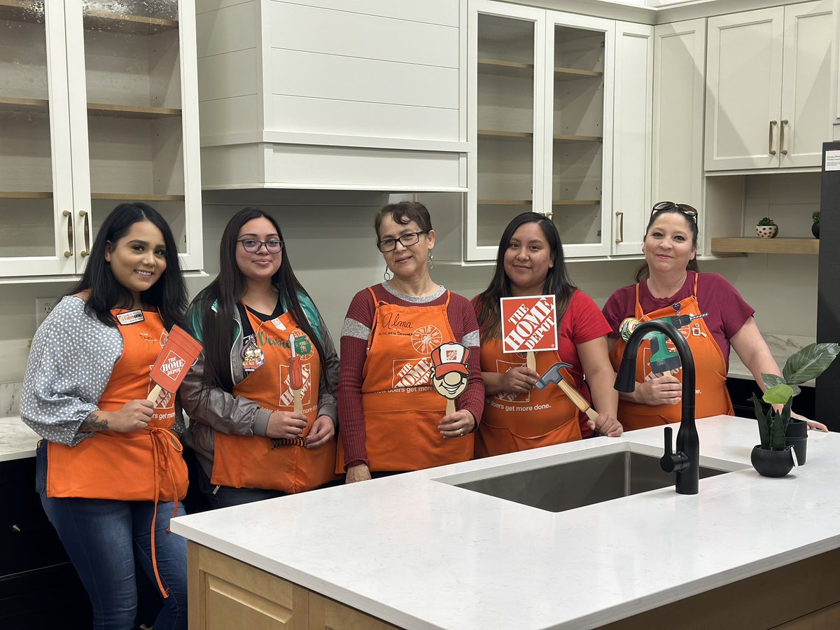 Brandi6371's tweet image. Day 2 of Spring Spirit Week at #485!! Team Tuesday!! Department Supervisor Team, Specialty Team, and MET Team!!
#SpringSpiritWeek
 
 @Edmond0485 @NagyAndrew @ShawnMinkner @SandraD2429 @DepotRob @aboutthepigskin 

#PMDPeopleFirst 
#D287WeAreTheBar #D287StrongerTogether
#FearUs485