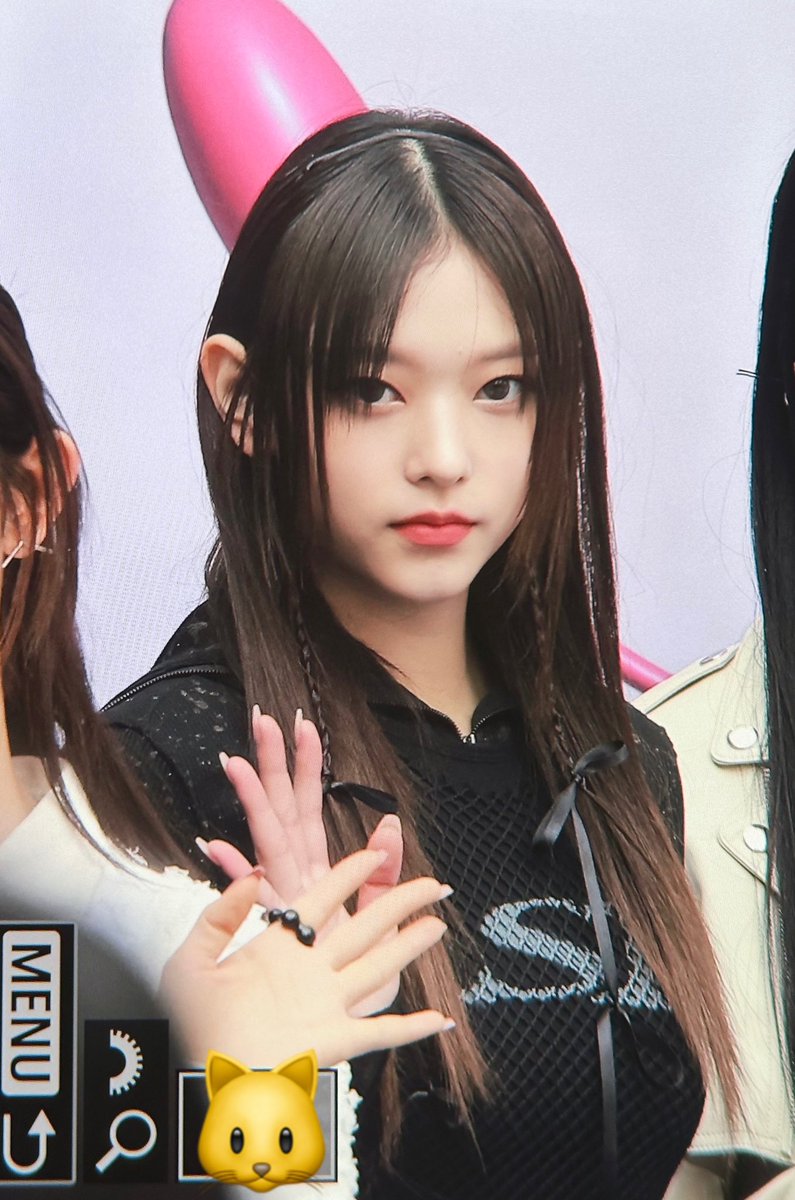 230315

#뉴진스 #해린
#NEWJEANS #HAERIN