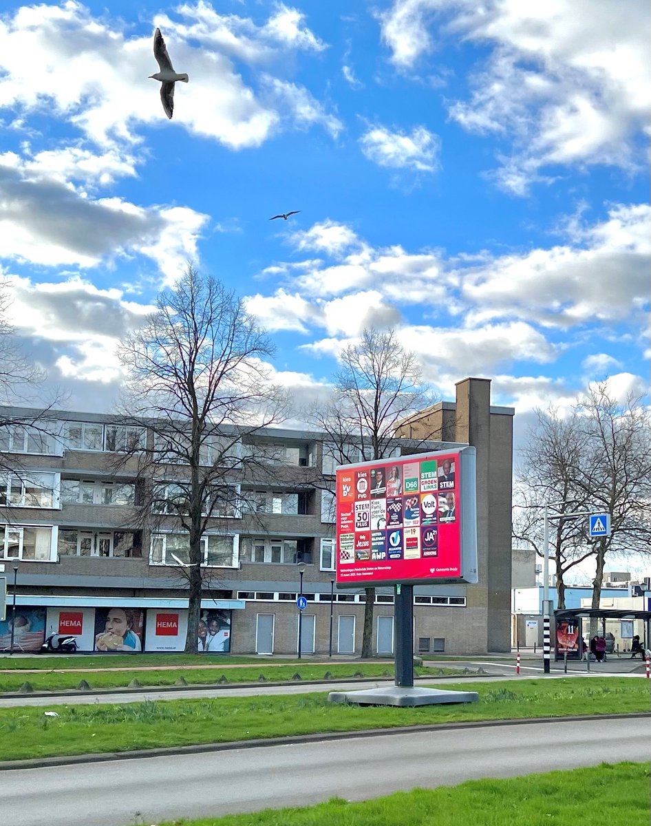 Het is zover: vandaag zijn de #verkiezingen voor de Provinciale Staten en Waterschappen. Waar zijn alle stemlokalen? Hoe druk is het bij jouw dichtstbijzijnde stemlokaal? En waar kun je toegankelijk stemmen? Alle informatie vind je op bit.ly/3LeNj2J. Ook jouw stem telt!