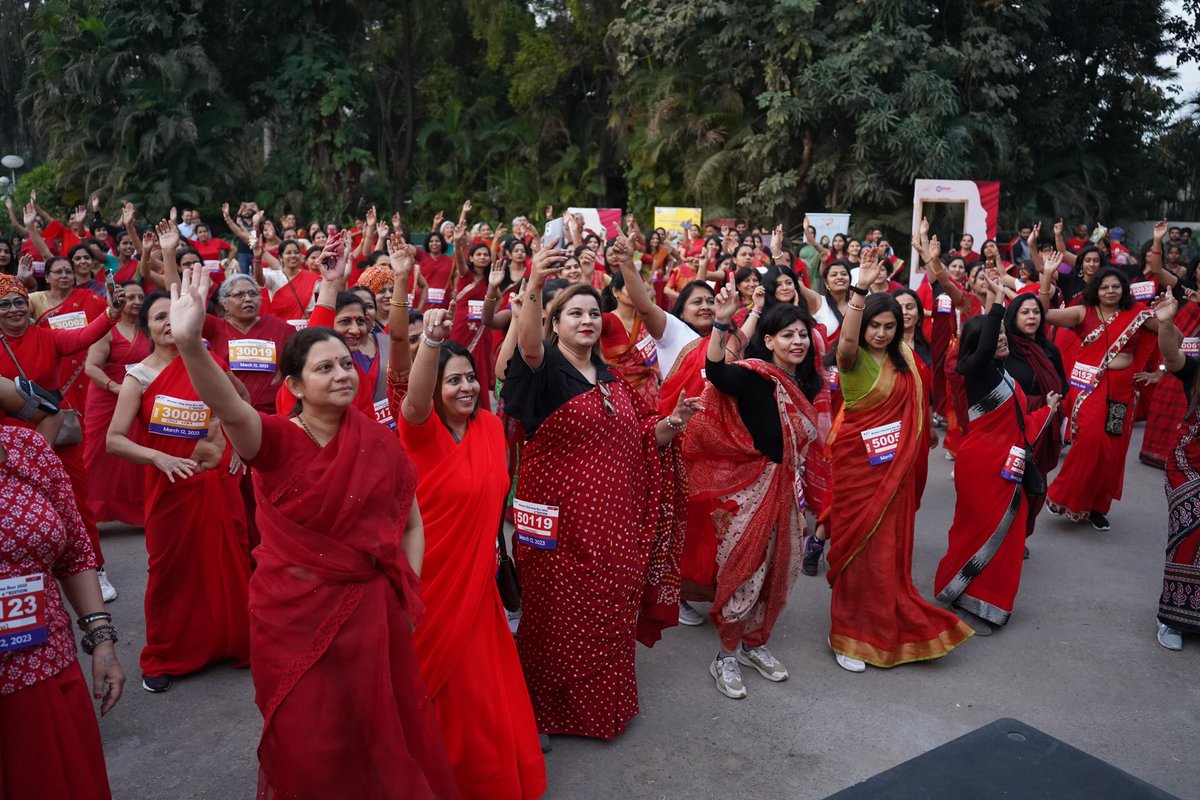 anuduasehgal's tweet photo. Wonderful to have MCC Commissioner, Ms. Anindita Mitra, IAS as the Chief Guest for @RunClubIndia #RedSareeRun
She joyfully took part in the event clad in her red saree & gracefully joined the warmup session as well. Her inclusive & easy approach was heartwarming
@MCChandigarh https://t.co/tzU0i8OJmC