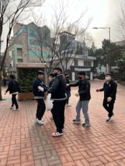 hankanghyun_85's tweet image. #WOW #조직문화DAY #LGUPLUS #강북고객감동지원팀
홍대입구 인근 공원을 돌아 다니며 플로깅 활동 후 세레머니 행사로 우수한 인원들에게 칭찬과 인정을 하는 자리를 갖게 되었습니다.
3월 3.6.5클럽 맴버가 2월 대비 더 많은 클럽 멤버가 모이게 되어 4월에는 더 기대가 되는 강북고감 화이팅입니다!