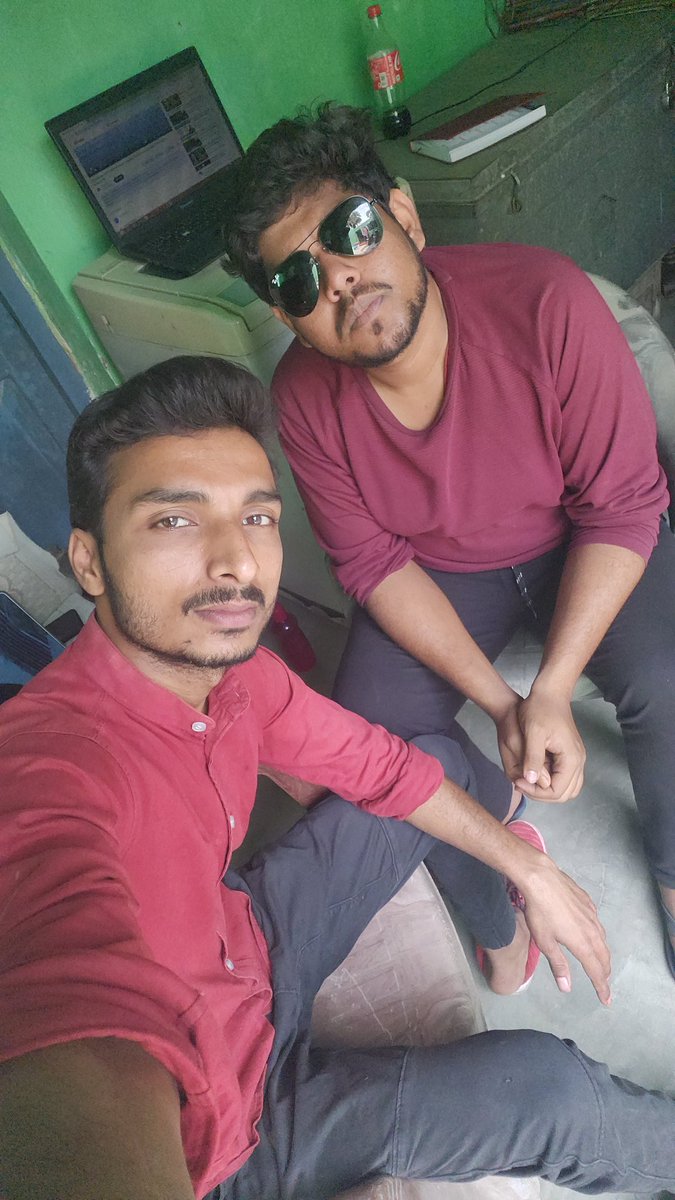 ManiPrabhat369's tweet photo. Early in the morning 🌞 
Starting  the day with Sunny Chacha https://t.co/YC8GdmELvm