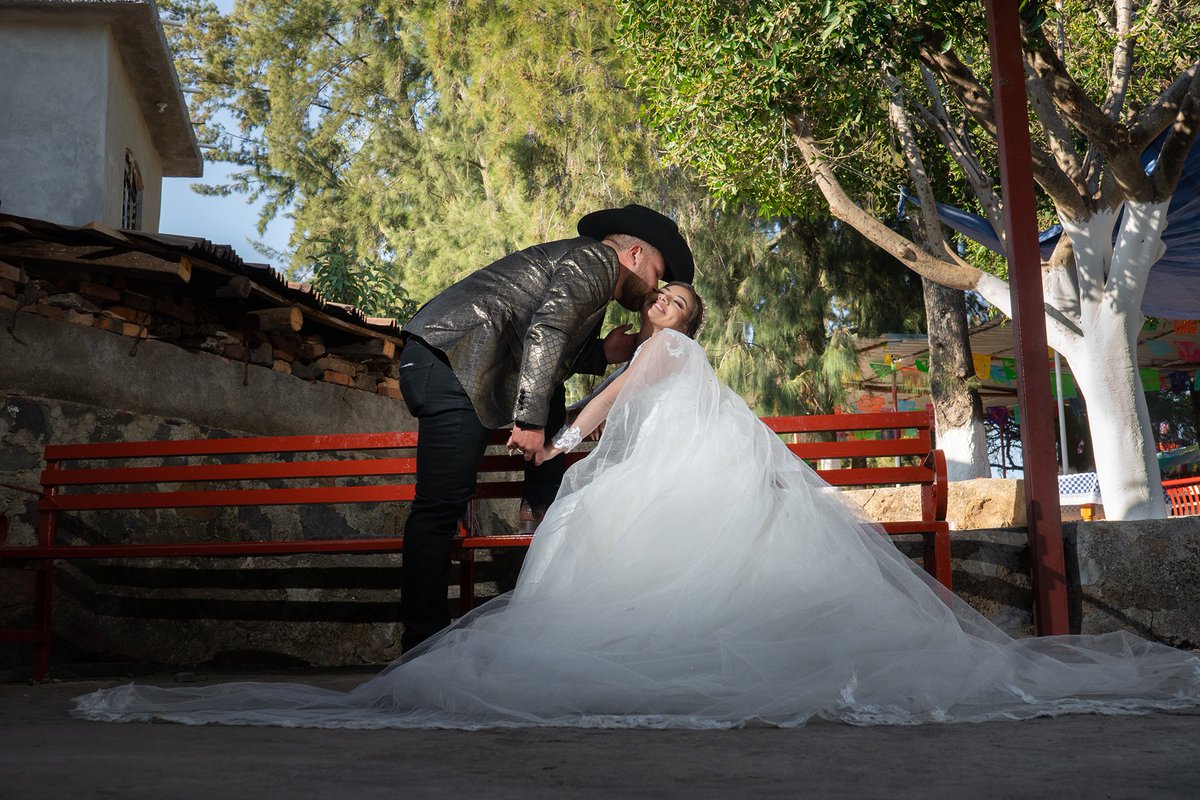 karnitas_'s tweet photo. Haven’t posted the fact that I’m a wife on here https://t.co/SWNKwcONSm
