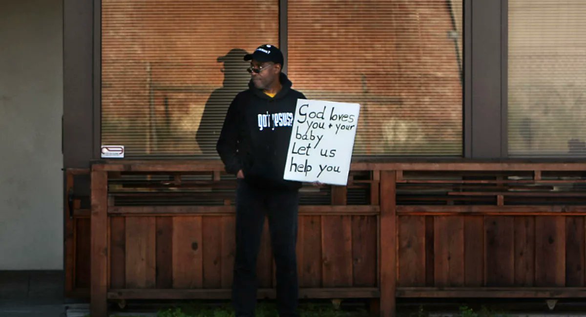 LiveActionNews's tweet photo. Black pastor says pro-life movement’s ‘#1 strategy’ should be ending Black abortion https://t.co/9sMbcZSrGG https://t.co/Pr5fFQx1lG
