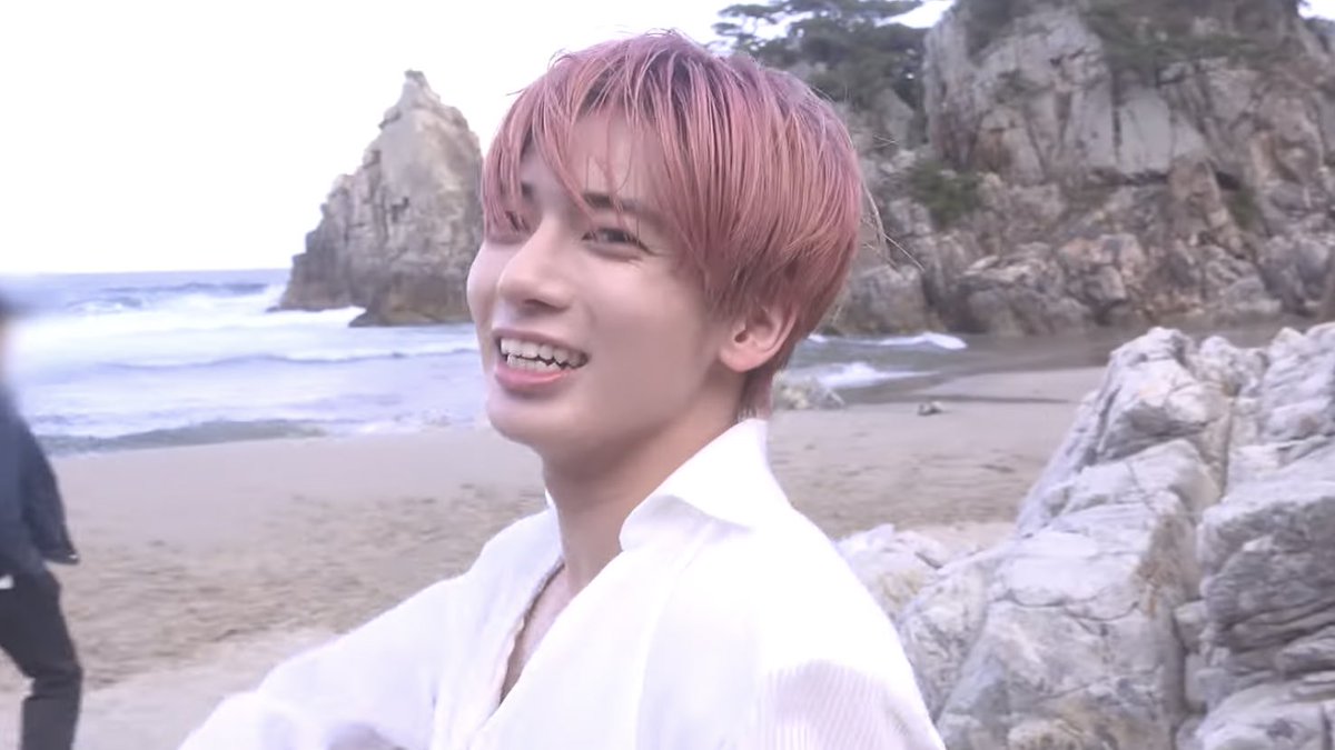 𓆩maggie𓆪 tweet media