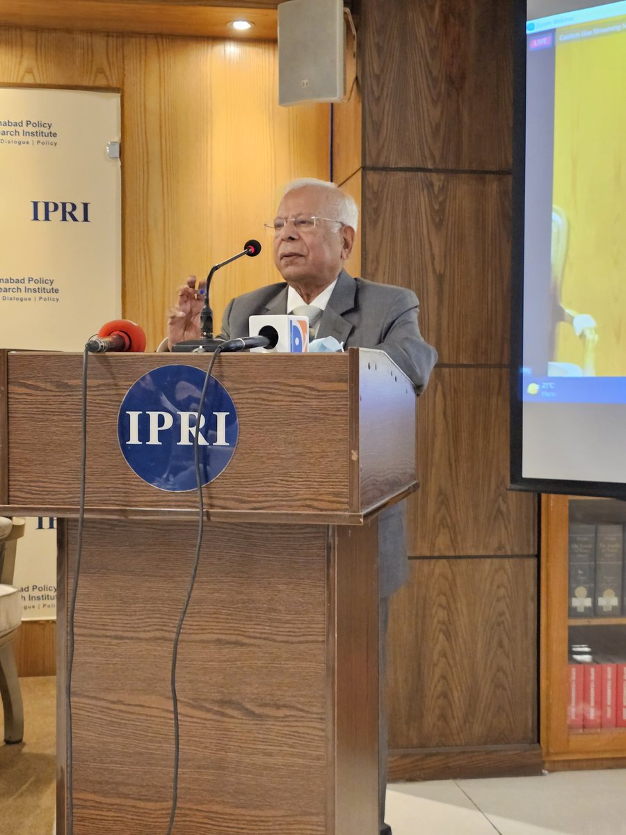 SiddiqueHumayun's tweet image. &quot;We have to move to #digitilization and e-governance.&quot; Dr. Ishrat Hussain speaking at @IPRI_Pak on Building Consensus for #Pakistan&apos;s economic future.