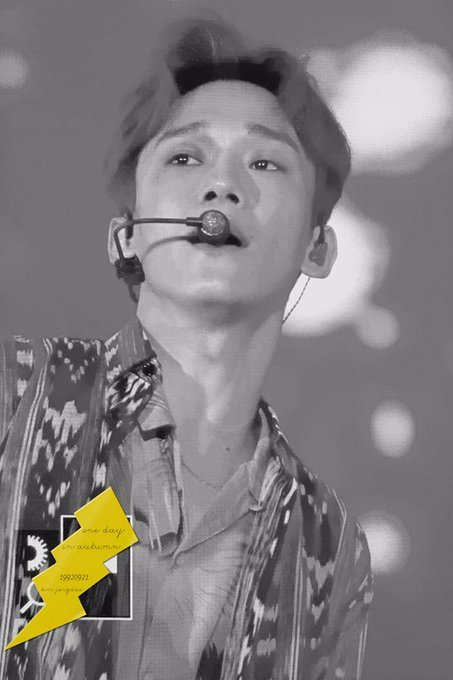 hourlychen's tweet photo. ꔚ #CHEN #첸 #JONGDAE #김종대 https://t.co/X6zSbg0Tbz