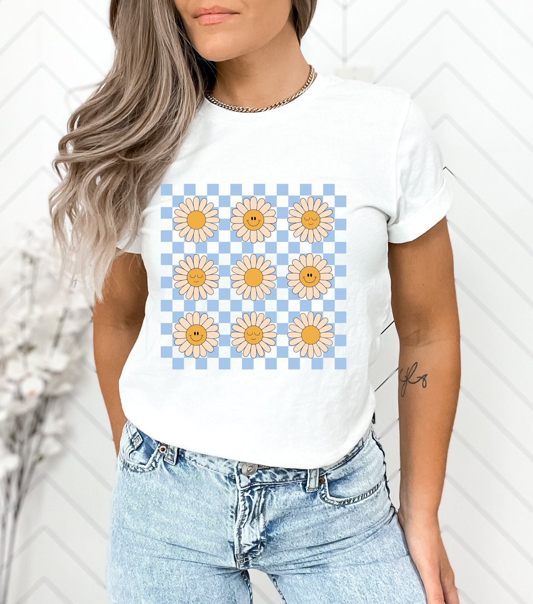 KiSTdesigned's tweet image. Daisy Happy Face Tee Positive Vibes Retro Smile Face T shirts#happyfaceshirt #daisytee #emojishirt #etsy etsy.me/42bpXkt