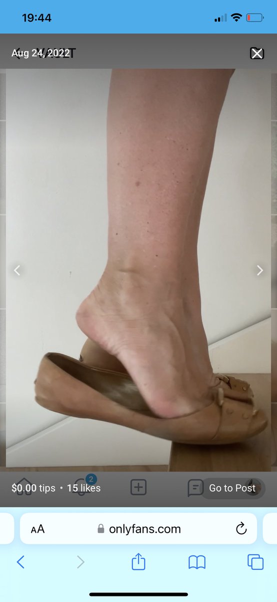 wellwornbymitzy's tweet photo. Fun in flats, full video on my site #heelpop #heelpopping https://t.co/a0drkGTR4E