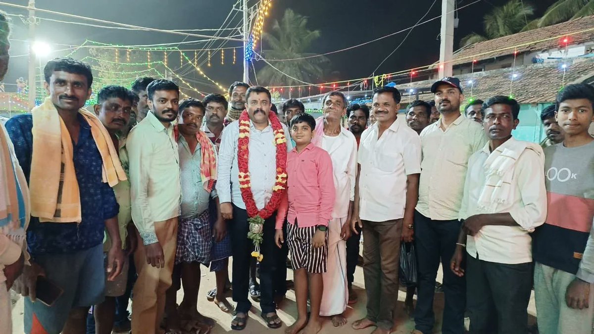 dc_gowrishankar's tweet photo. ನನ್ನ ಮತ ಕ್ಷೇತ್ರದ ಚನ್ನೆನಹಳ್ಳಿ ಗೊಲ್ಲರಹಟ್ಟಿ ಗ್ರಾಮದ ಶ್ರೀ ನರಸಿಂಹಸ್ವಾಮಿ ಜಾತ್ರಾ ಮಹೋತ್ಸವ, ರಾಗಿಮುದ್ದನಹಳ್ಳಿ ಮತ್ತು ಬೊಮ್ಮನಹಳ್ಳಿ ಗ್ರಾಮಗಳಲ್ಲಿ ನಡೆದ ಶ್ರೀ ಮಾರಮ್ಮ ದೇವಿಯ ಜಾತ್ರಾ ಮಹೋತ್ಸವ ಕಾರ್ಯಕ್ರಮಗಳಲ್ಲಿ ಪಾಲ್ಗೊಂಡ ಸಂದರ್ಭ https://t.co/uPViGOVNPK