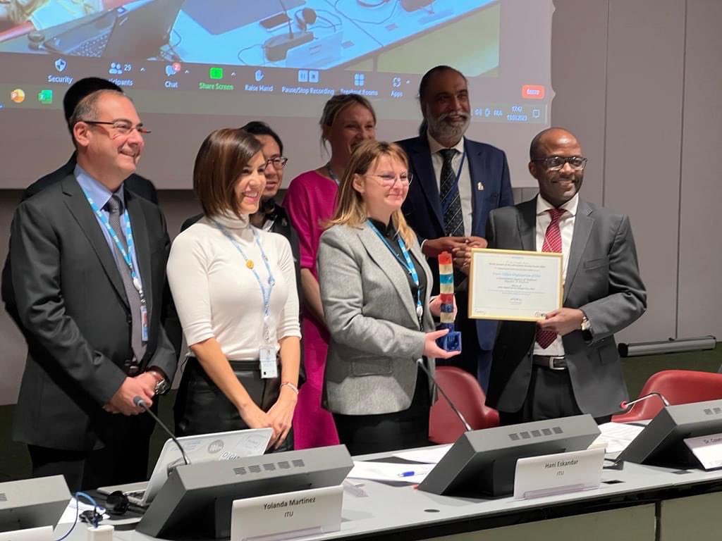Tatiana_Molcean's tweet photo. A great start @ITU for 🇲🇩 this week with @eGovCenterMD winning #WSIS2023 #DigitalServiceDesign Special Prize. Global recognition of a public agency’s work done for the benefit of citizens is so important and rewarding, far beyond the ITC communities. @WSISprocess @MoldovainGeneva https://t.co/cTGpUAQnZr