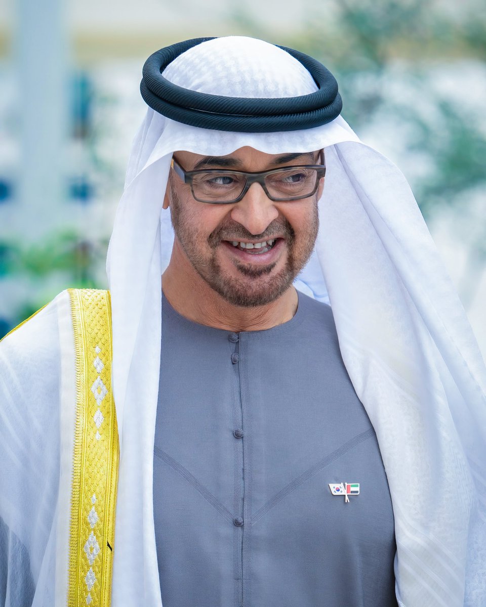 زعيم السلام والإنسانية .. وشيخ المراجل  .. حفظه الله ورعاه  .. 🇦🇪