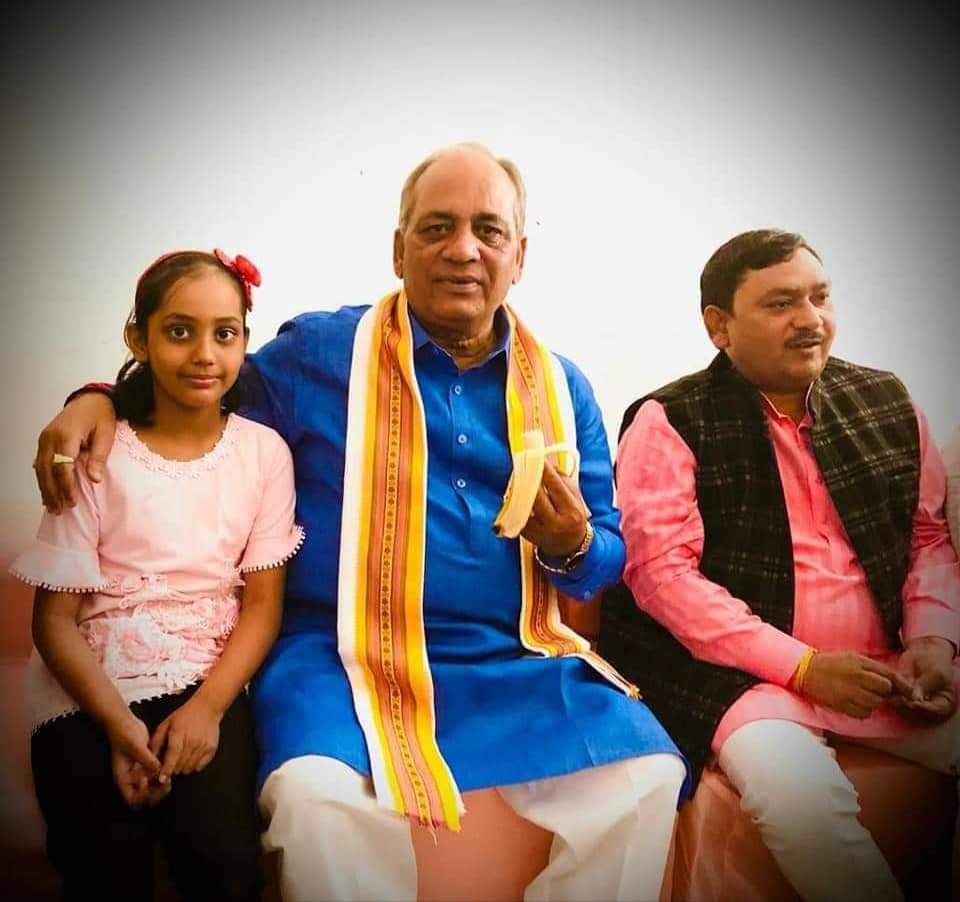 sunandarajput01's tweet image. हम सब के मार्गदर्शक आदरणीय राजवीर सिंह राजू भैया लोक प्रिय सांसद एटा/पूर्व कैविनेट मंत्री उ प्र सरकार आप को जन्म दिन की बहुत बहुत शुभकामनाएं एवं बधाई ...... 
Happy happy birthday #RajveerSingh_RajuBhaiya #SandeepSingh #BrijeshPathak #KeshavPrasadMaurya