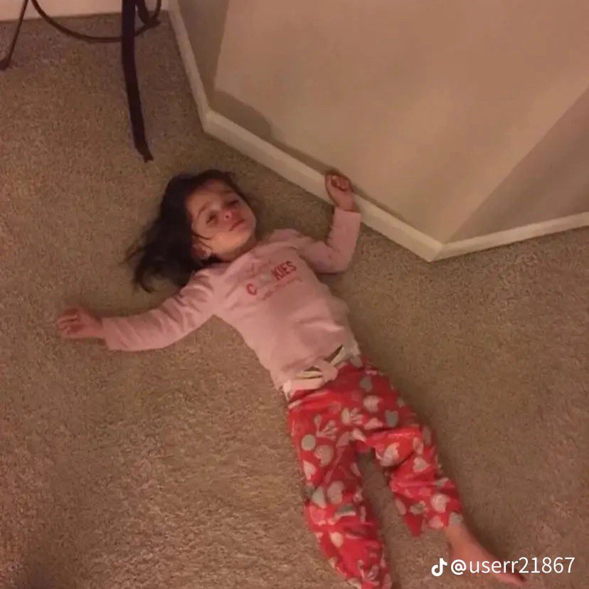lena tweet media