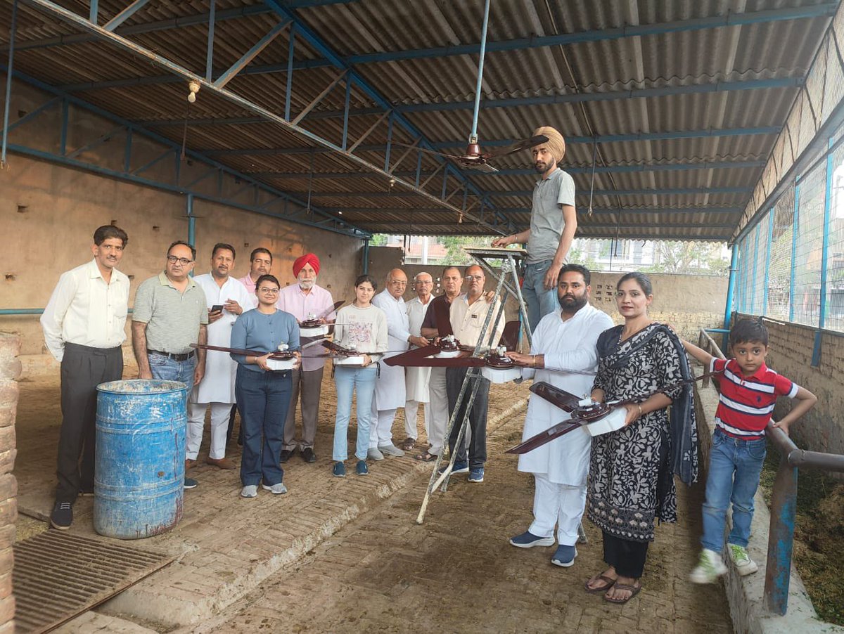 aarshsachar's tweet photo. Project #138

Rotary Club of Faridkot donated ceiling fans to Anandeana Gaushala Fardikot today.

#gausewa #gaushala #faridkot #anandeanagate #fandonation #rotaryclusfaridkot #rotarydistrict3090 #rotaryinternational https://t.co/Kq6eSRqhc1