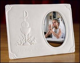 First Holy Communion Chalice Photo Frame with Chalice and Chi Rho
#Catholicgifts #Sacrament #FirstHolyCommunion

$19.99

mbkcatholicgifts.com/ols/products/f…