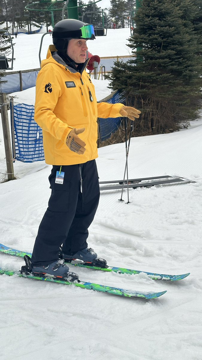 PineKnobSkiing's tweet photo. ๐ท Here are some photos from the recent PSIA clinic that instructors attended. This provides snow sports education that adds to and enhances their current skill set. Itโs always fun to learn something new!
@PSIAAASICentral
#SkiInstructors #SkiInstructorLife #PSIA https://t.co/9zBzChGZLe