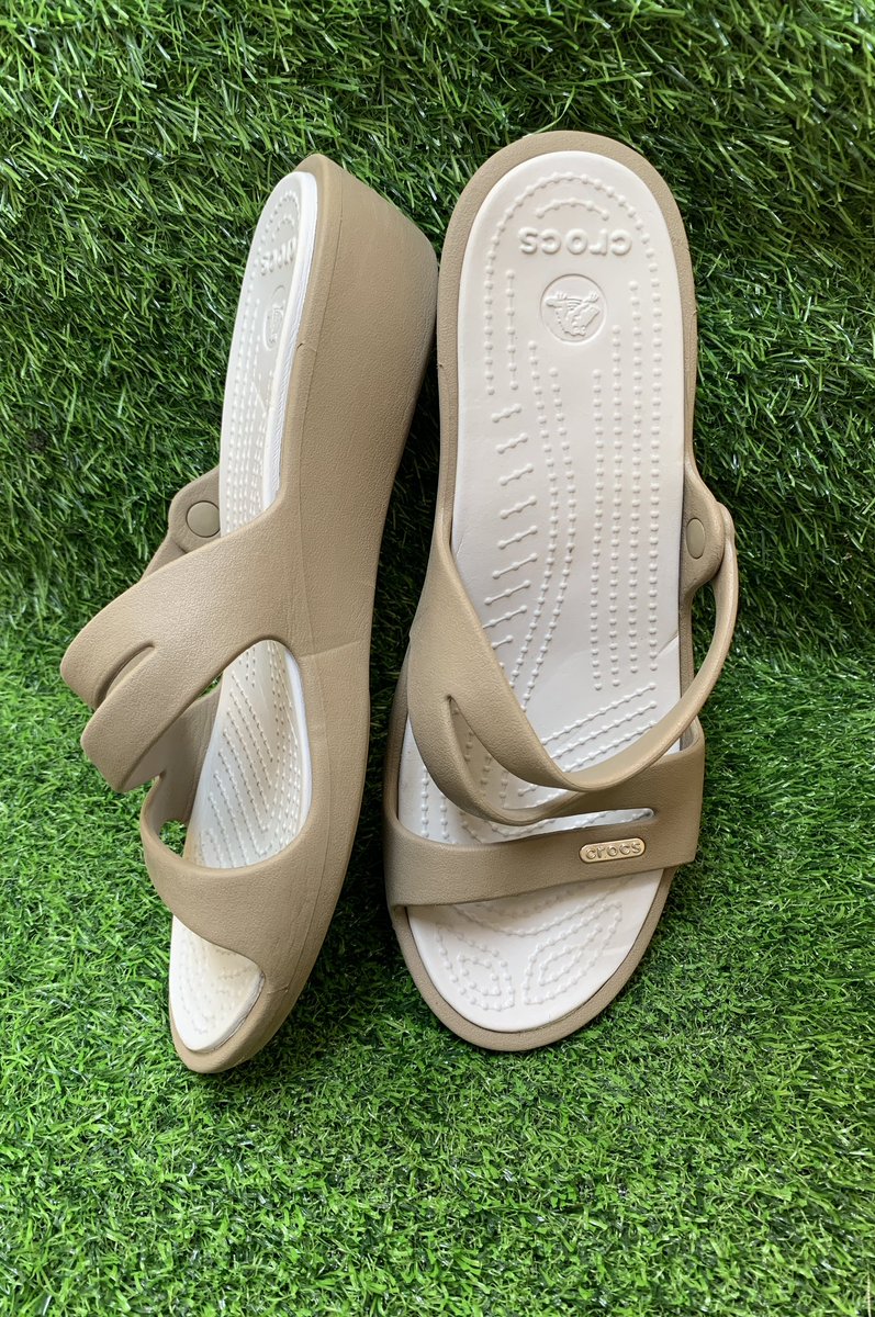 naa_akorfaaaaaa's tweet photo. Posting crocs I have available. 80 cedis each.
Please rt❤️
🧵 https://t.co/xezaHIWNl4