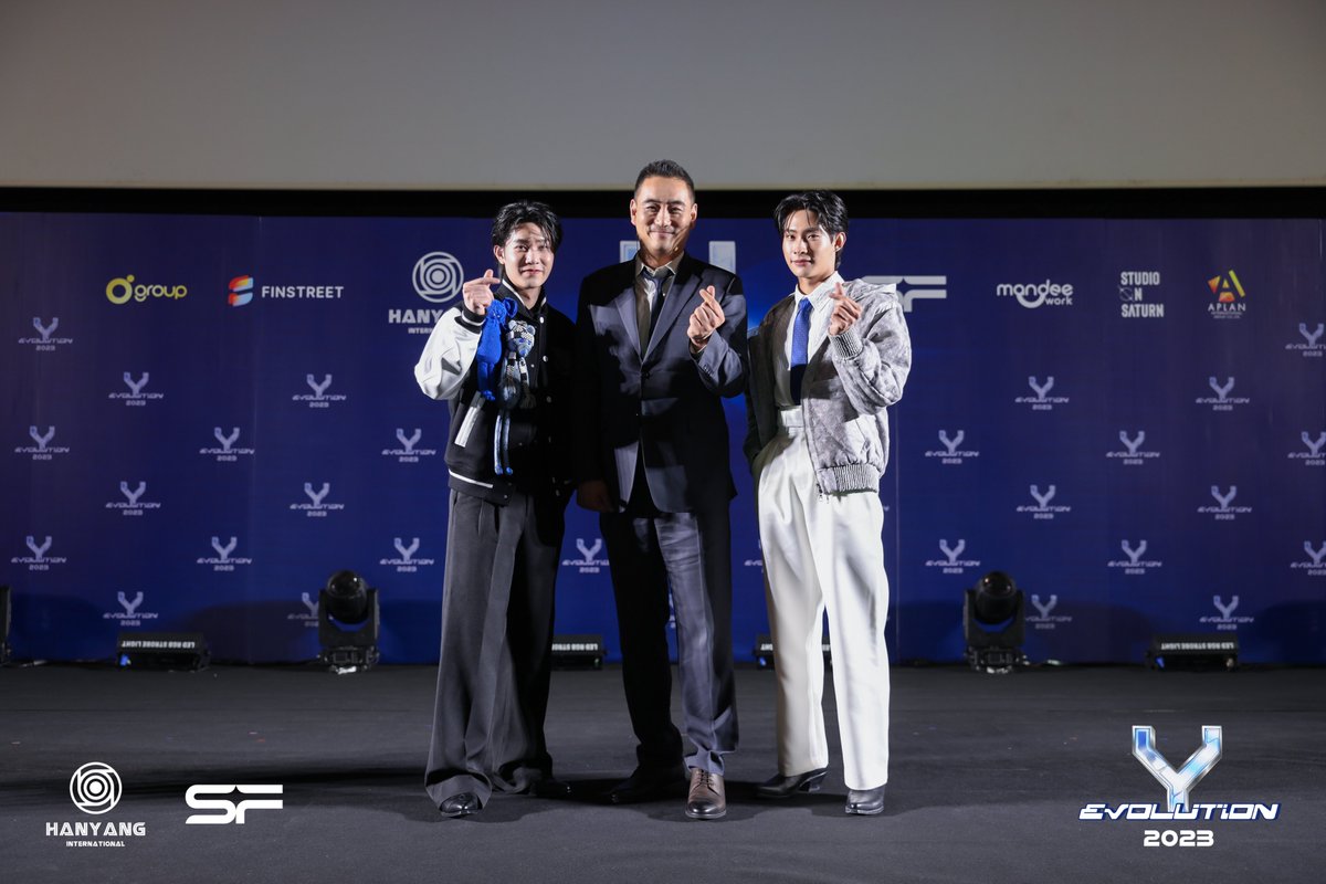 blcommunity_int's tweet photo. 💖Do you feel the #TheFirstLoveManual vibe at the Y Evolution 2023 event? Stay tuned, the first love story is blooming.🌸
#TutorKrp #Mynameis_yim #HanyangInternational https://t.co/o0mfJqBqQa