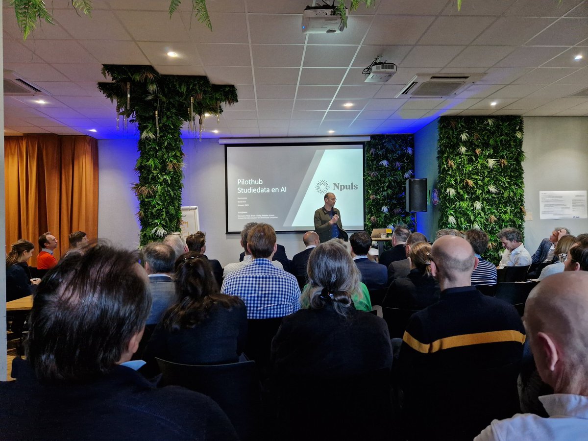 ErwinvVliet's tweet photo. Pilothub Studiedata en AI meeting in Utrecht om met MBO, HBO en HO de kansen van digitalisering in het onderwijs voor de komende 8 jaar te bespreken. #npuls #AI #digitalisering https://t.co/kAlgo79JVR