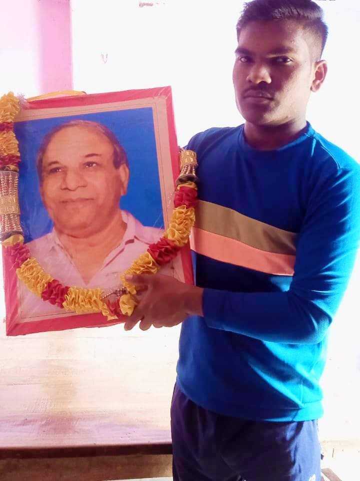AmbedkarUdit's tweet photo. बहुजन समाज को मान, सम्मान, स्वाभिमान व सत्ता दिलाने की खातिर अपना सर्वस्व जीवन न्यौछावर करने वाले, भारत में राजनीति की दशा व दिशा बदलने वाले युग पुरुष #मान्यवर_कांशीराम_साहब_जी की जयंती पर उन्हें कोटि-कोटि नमन ||
    @BhimArmyChief https://t.co/jrcOCeoyz0
