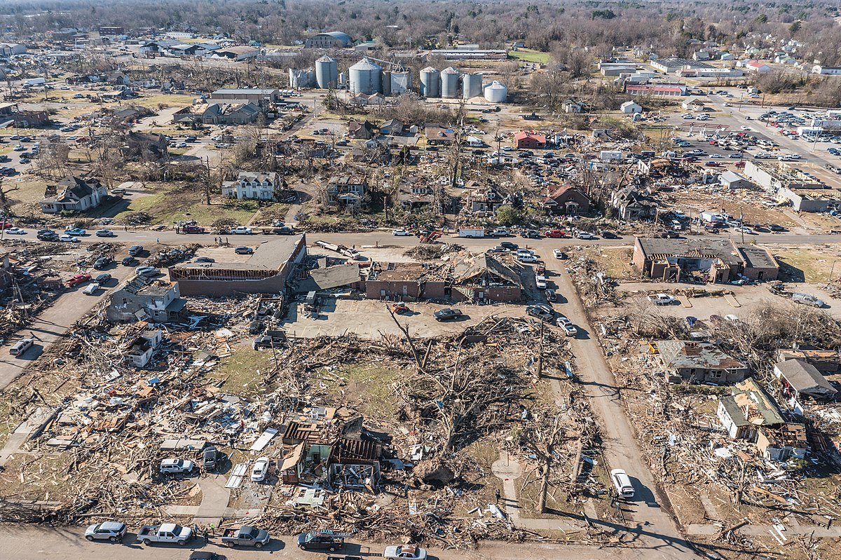LimWeather's tweet photo. Hi @NWSPaducah and Steve Eddy
I don't know but something like I think you should revisit the Mayfield KY tornado I been researching this and my evidence of an EF4 for 167+ miles is unrealistic no such rating has been given for that magnitude of tornado
Sincerely, @LimWeather https://t.co/amniHTELYw