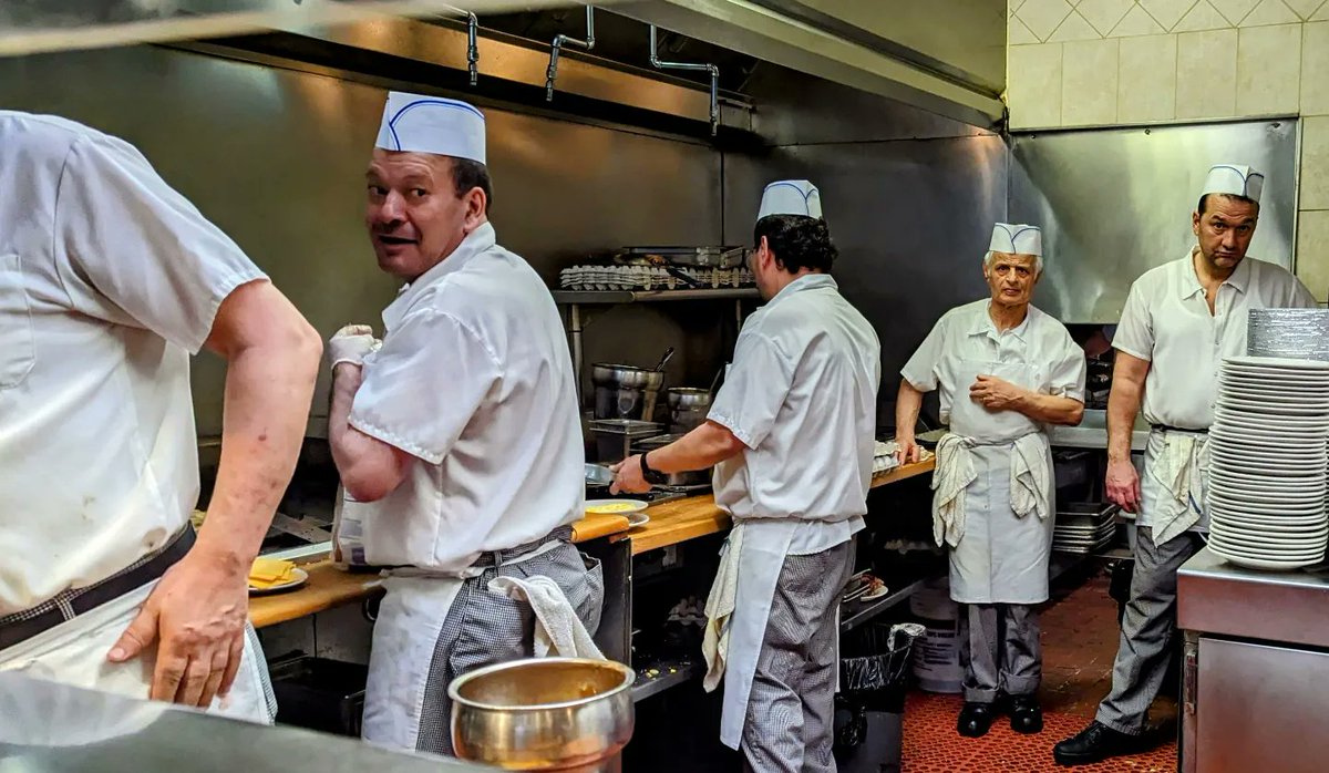 timothybales's tweet photo. Valois Restaurant in Hyde Park Chicago Illinois
#valois #chicagofood https://t.co/woulrk8LQF