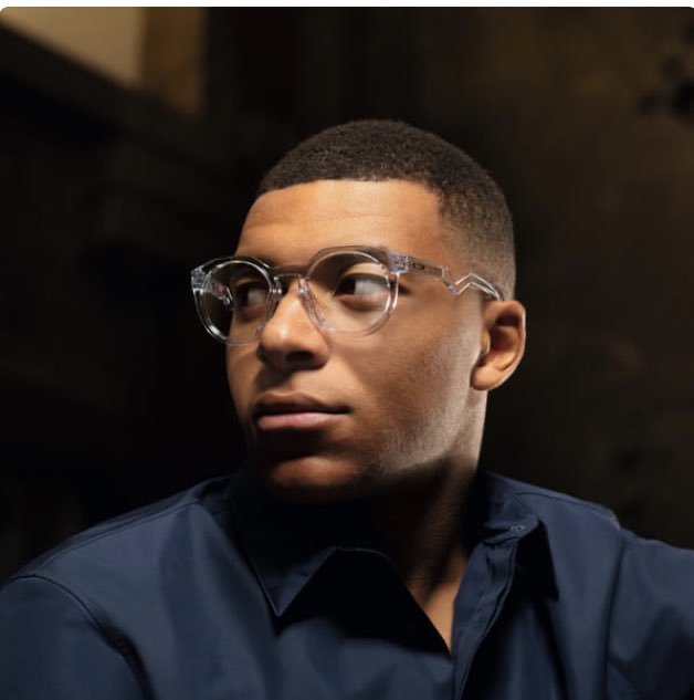 LaBranche06220's tweet photo. Découvre chez ton opticien #LaBranche, la nouvelle collection #Oakley Kylian Mbappé Signature Series HSTN
#solaire #lunettesdevue #lunettesdesoleil https://t.co/2UaWMdDYqh