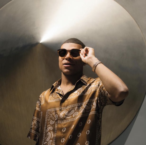 LaBranche06220's tweet photo. Découvre chez ton opticien #LaBranche, la nouvelle collection #Oakley Kylian Mbappé Signature Series HSTN
#solaire #lunettesdevue #lunettesdesoleil https://t.co/2UaWMdDYqh