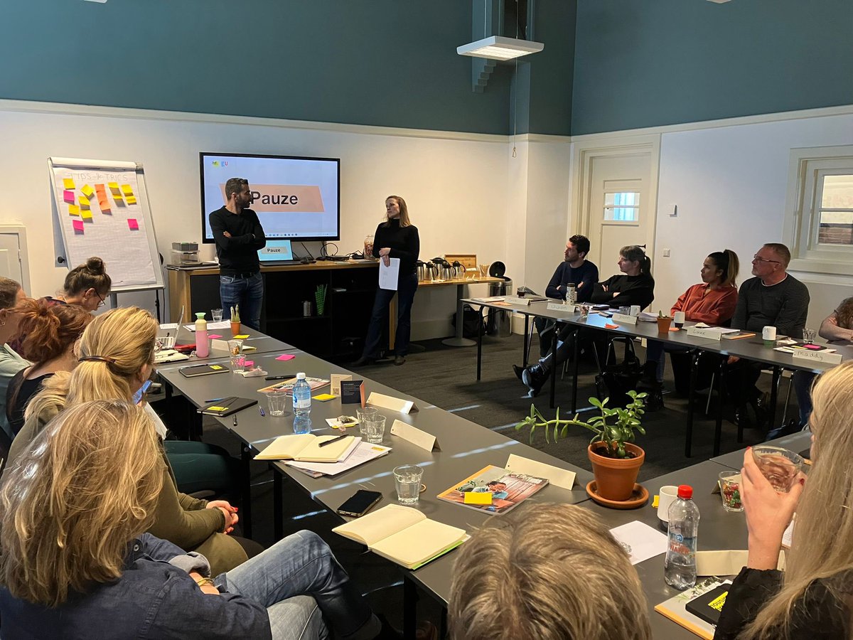 Op de derde dag van de #leergang #housingfirst hebben we o.a. gesproken over draagvlak in de wijk en het tegengaan van stigma. We danken gastdocenten M’hammed Akrim <a href="/MODenBosch/">MO Den Bosch</a> en Petra van der Horst <a href="/inzichtenpetra/">Petra van der Horst</a> voor hun waardevolle bijdrage!